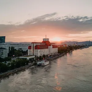 4* Hotell Hilton Waterfront