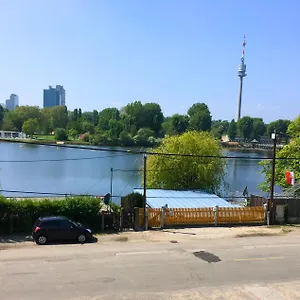  Апартаменты Ajo Apartments - Alte Donau Lake View Balcony Studio - Self-Check-In